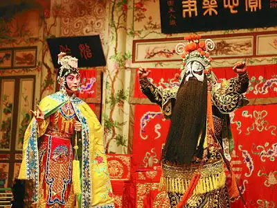 置身亭台楼阁且赏唱念做舞
