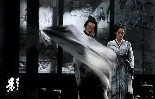 一明一暗终极海报曝光水墨丹青尽染天下张艺谋新作影9月30日将在四季影城正式上映,现已开始预售