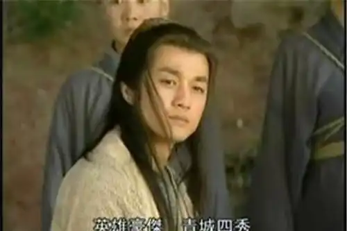 为什么岳不群宁愿挥剑自宫练辟邪剑法,而不愿学独孤九剑
