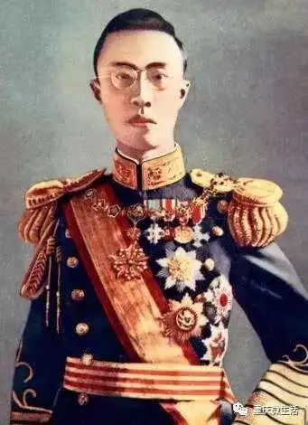 首次曝光末代皇帝溥仪伪满登基东京审判出庭珍贵视频
