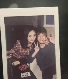 郭敬明杨幂一起过平安夜照片信息量好大