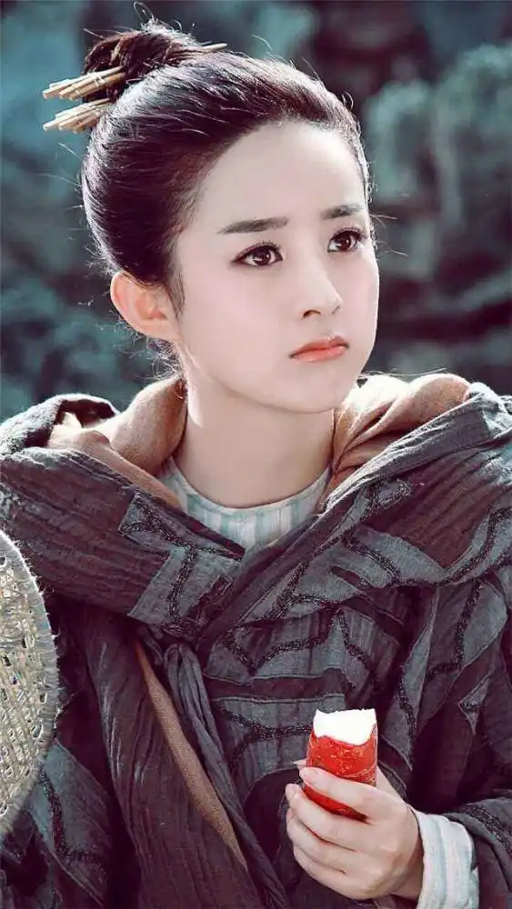 脸上满足这些特征的女人,年纪大了也不易显老,快看你中了几点
