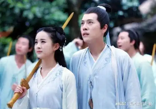 与凤行徐海乔惊艳客串,为凤来练出腹肌,和赵丽颖二搭演父女