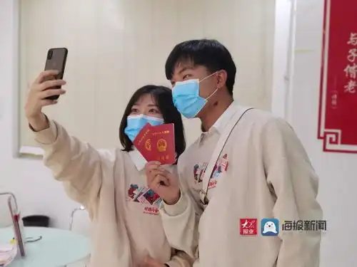 情深深雨蒙蒙青岛520婚姻登记现场甜蜜暴击
