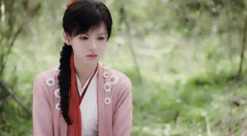 曾是王思聪的前女友,现如今是当下最热火小花,走进张予曦的豪宅