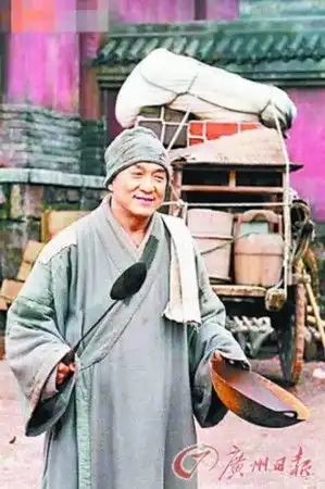 新片毫无打戏日渐转型成龙从煮饭参透功夫
