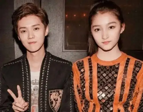 明星关晓丹谈恋爱的仪式感如此强悍,爱情有多甜美,看粉丝们的热情依旧
