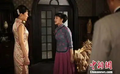 杨志刚勇敢的心拥两位美女获赞民国韦小宝
