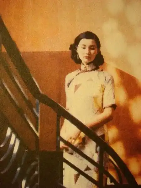 梁朝伟看刘嘉玲的这一眼,就融化无数人