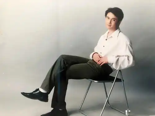 郑爽阴阳合同大瓜越爆越大,司法介入,怕牵累,沈腾邓超何炅工作室纷纷注销米黄色
