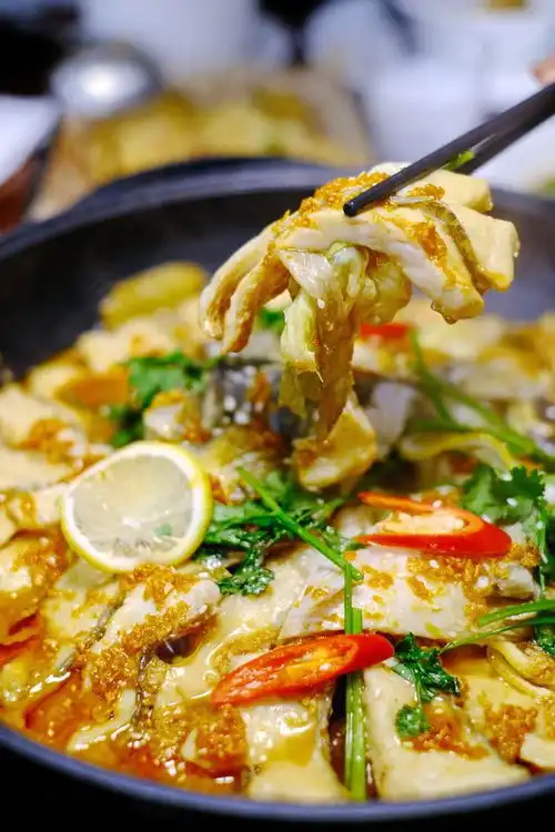 文艺的沙坡尾,也有一家接地气的海鲜餐厅