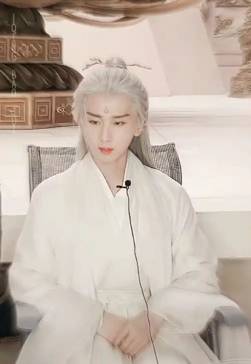 组图成毅沉香如屑蒙眼剧照曝光白发帝君仙气飘飘
