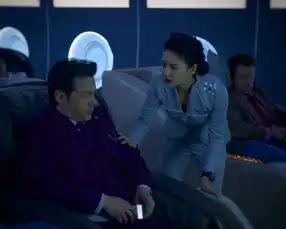 张雨绮上演红唇制服诱惑戴墨镜酷劲十足图