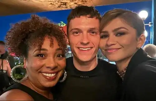 黑人版罗密欧与朱丽叶炮轰与赞美齐飞
