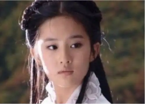 原来李沁才是小龙女最佳人选,试妆照曝光,比刘亦菲更还原经典
