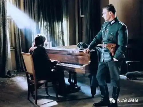 德国士兵弹了12小时的钢琴,体力不支被杀苏德间的互相伤害

