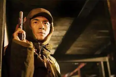 第一个自称是狗的明星,林更新人前嘻哈,人后独自努力
