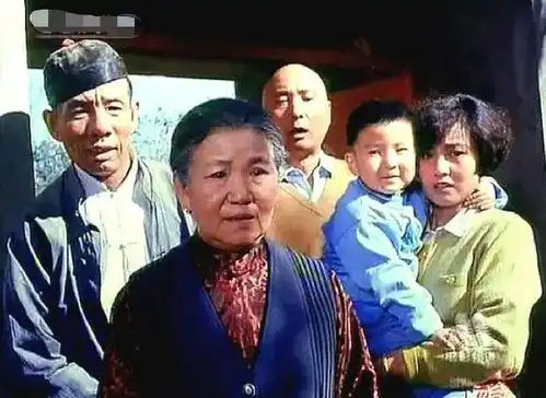 赵丽蓉陈佩斯演母子,倪大红丁嘉丽演夫妻,每个镜头都是经典
