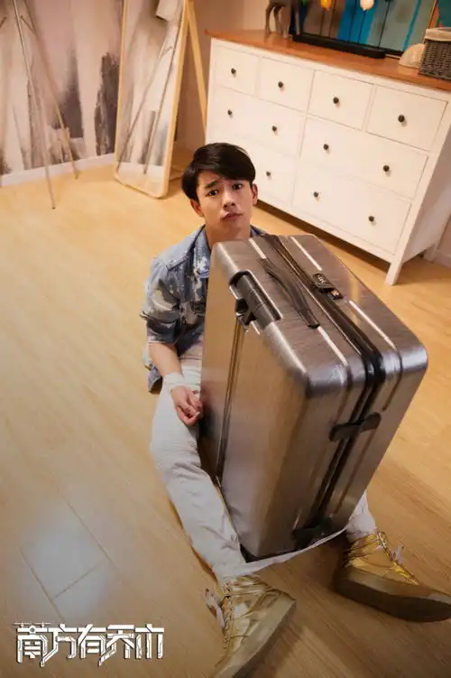 南乔播放量破7亿柴犬男友张宥浩饰海归天才