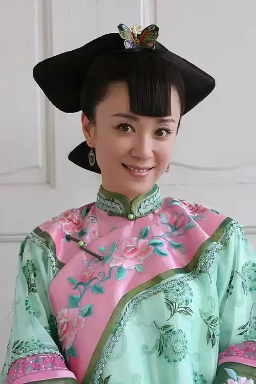 14年前的大清后宫38岁伊能静屋顶跳舞,霍思燕客串戏子
