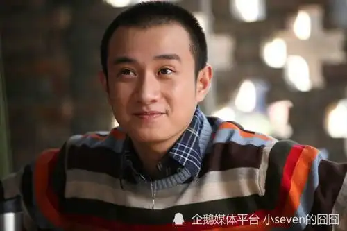 40岁文章开通新社交账号,与女儿文君竹晒出合照,颜值重返巅峰
