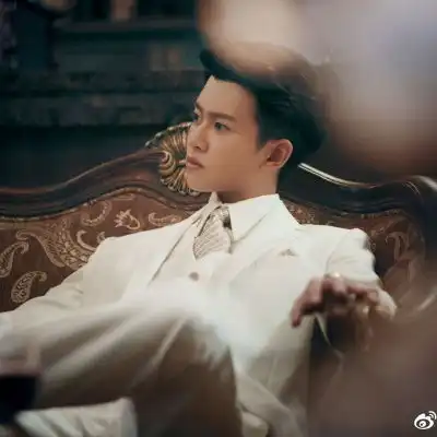 任嘉伦跨过星河迈过月亮去迎接更好的自己男生头像我要个性网
