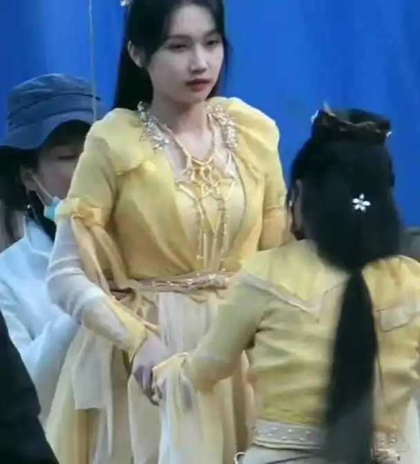 许凯雪鹰领主剧照,古力娜扎造型神似鞠婧祎,网友太塑料了
