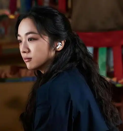 恭喜汤唯获得韩国影评奖最佳女主角,一年内收获三座影后奖杯