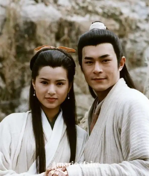 李若彤开微博了,好奇她会跟古天乐一个路子发微博吗