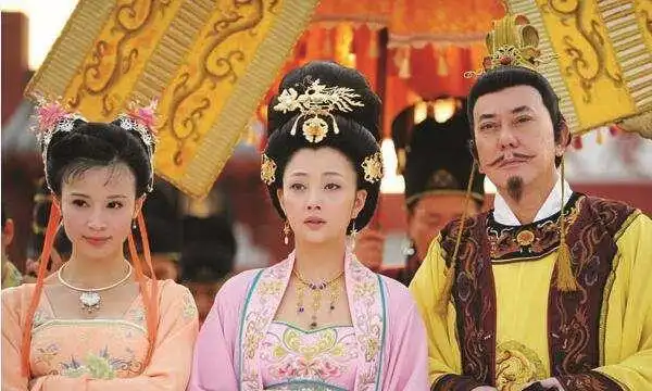 杨玉环睡觉时有个不好习惯,现代人无法忍受,唐玄宗却特别喜欢
