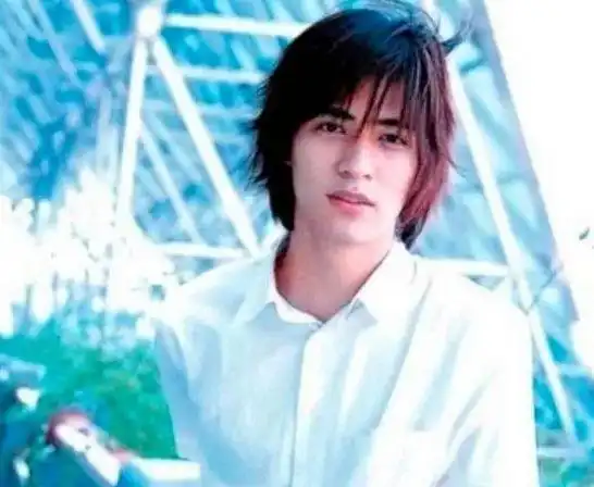 昔日的花泽类却变成了这样子居然还曾与赵又廷不和