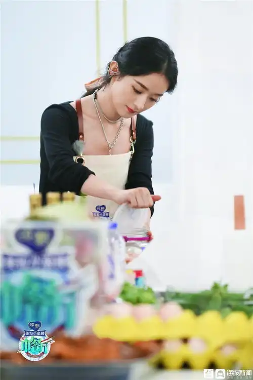 赵丽颖平平无奇的营业小能手上线中餐厅4收入创新高
