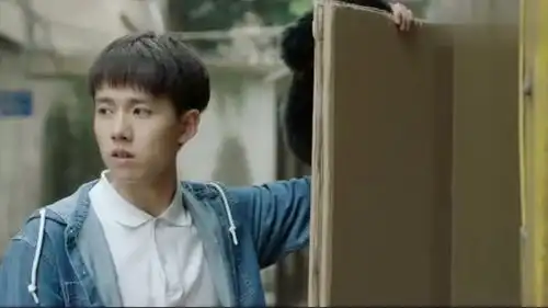 人不彪悍枉少年杨夕与花彪正要撒狗粮,没想到却被李渔破坏了