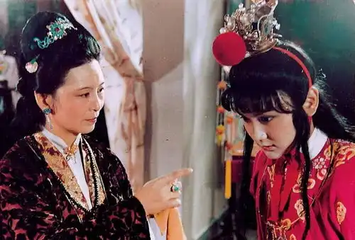 红楼人物之王夫人人到中年,女性该如何优雅生活
