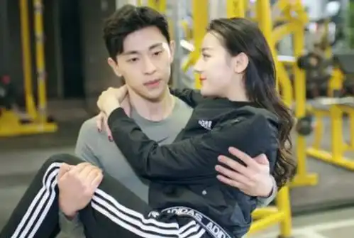 为啥电视剧公主抱那么轻松当看到全身照,原谅我笑出猪叫声