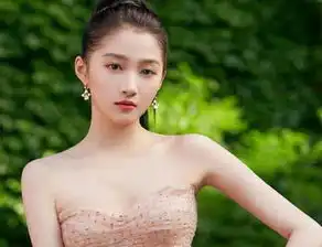 关晓彤太有味了,穿无痕裙显露傲人曲线,网友直呼受不了
