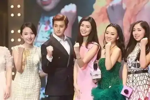 零绯闻实力派的85后小花,跟郑爽景甜是同班同学可惜就是不红