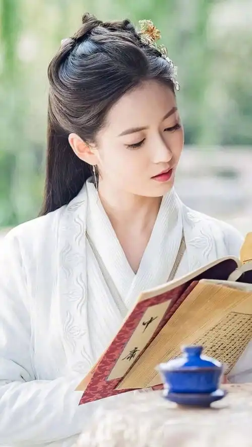 新倚天屠龙记陈钰琪美图欣赏,公子呀,女扮男装的你男女通吃