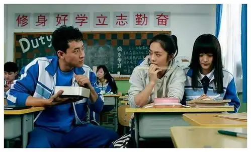 匆匆那年明明是女配,却被3个男生喜欢,林嘉茉凭什么
