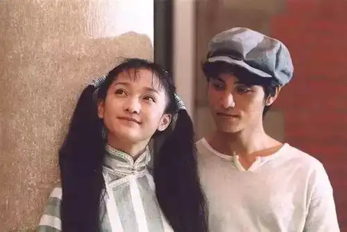 周迅如懿传演少女被群嘲丑爆可能你忘了,她美了44年
