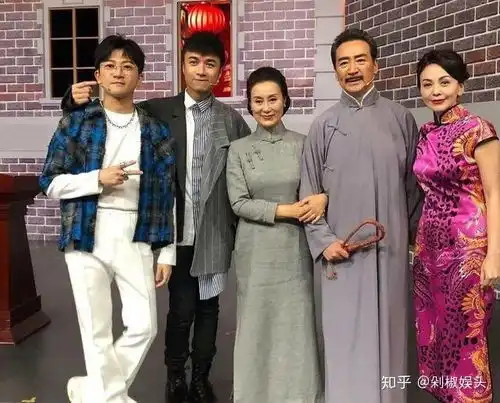 情深深雨蒙蒙剧组重聚,这些人都不老的吗
