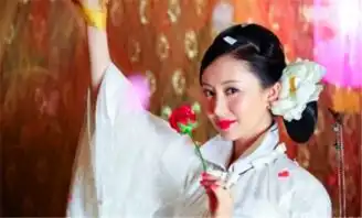 六部一人分饰多角的影视剧,最后一部男主分饰四角,男二分饰三角
