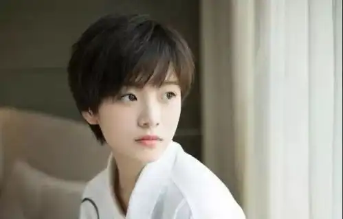 娱乐圈女星现状,85后装嫩少女,90后炒绯闻,只有00后拼演技
