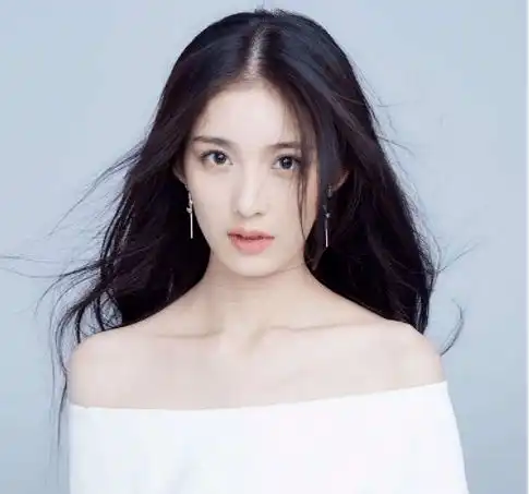 钟丽丽发怼脸视频被吐槽是吴亦凡喜欢的类型,夏之光粉丝霸气护嫂这是我嫂子