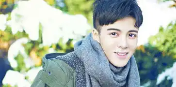 他为新倚天屠龙记吻戏道歉,网友却对此表示反感,认为太油腻
