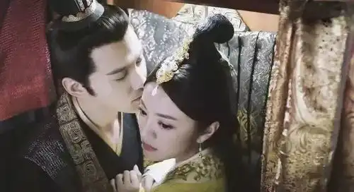 她抢尽女主风头,37岁嫁入豪门被宠成少女,到底凭什么