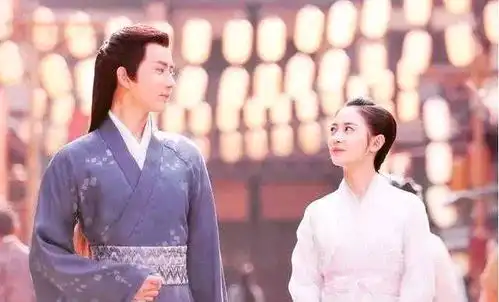 于朦胧重现盲人演技,肢体僵硬像站军姿,两世欢差在哪了
