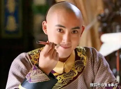 都是演五阿哥角色,前三位不经典,最后一位红了20年,差距太大