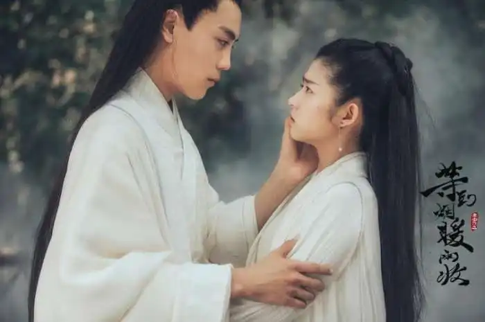 等到烟暖雨收第二季结局了,易落初澈相见不相识,实在太虐心了
