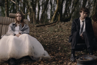 亡命小鸳鸯重聚首,9分甜丧剧再上路